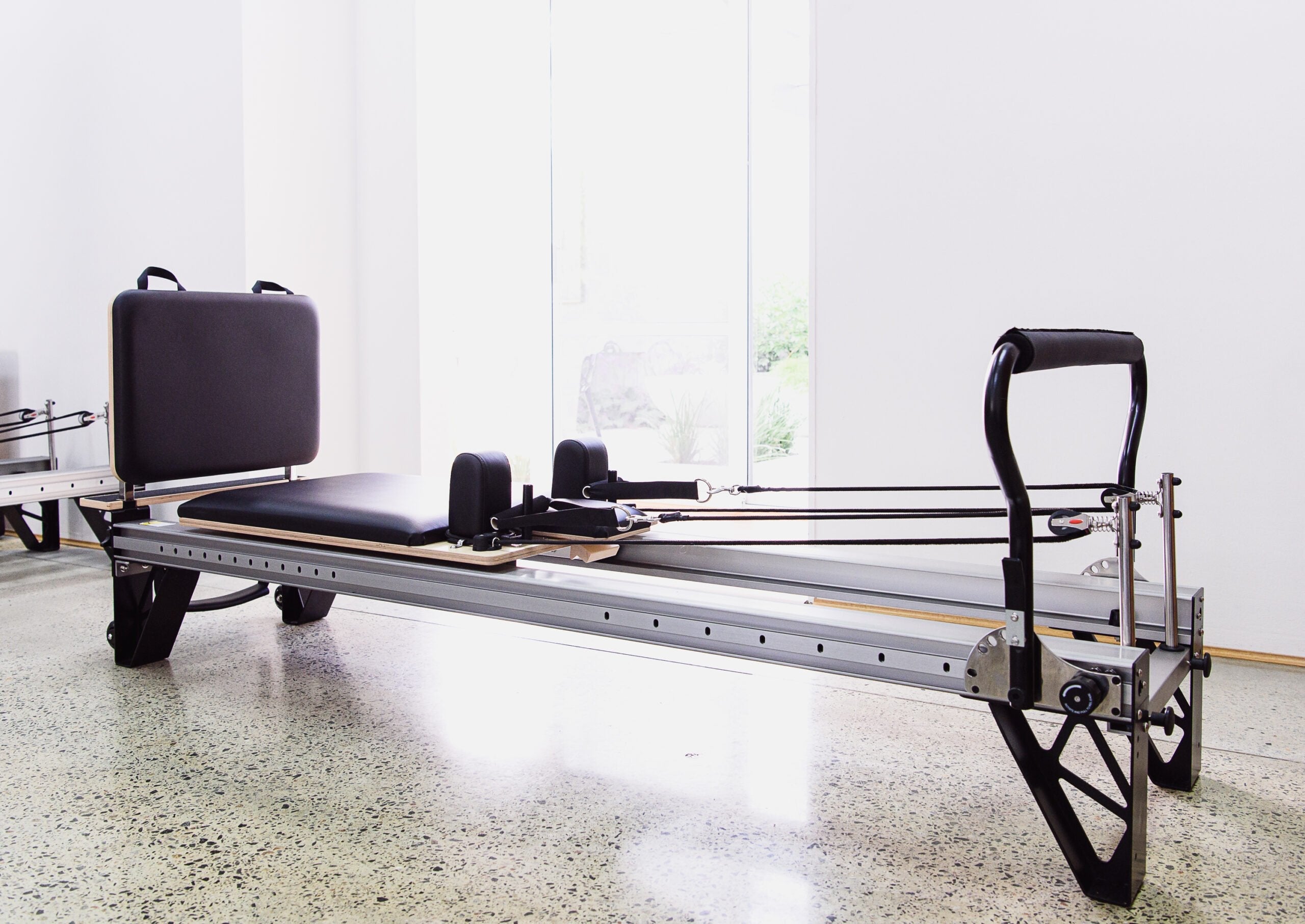 RESISTA Aluminium Pilates Reformer side angle
