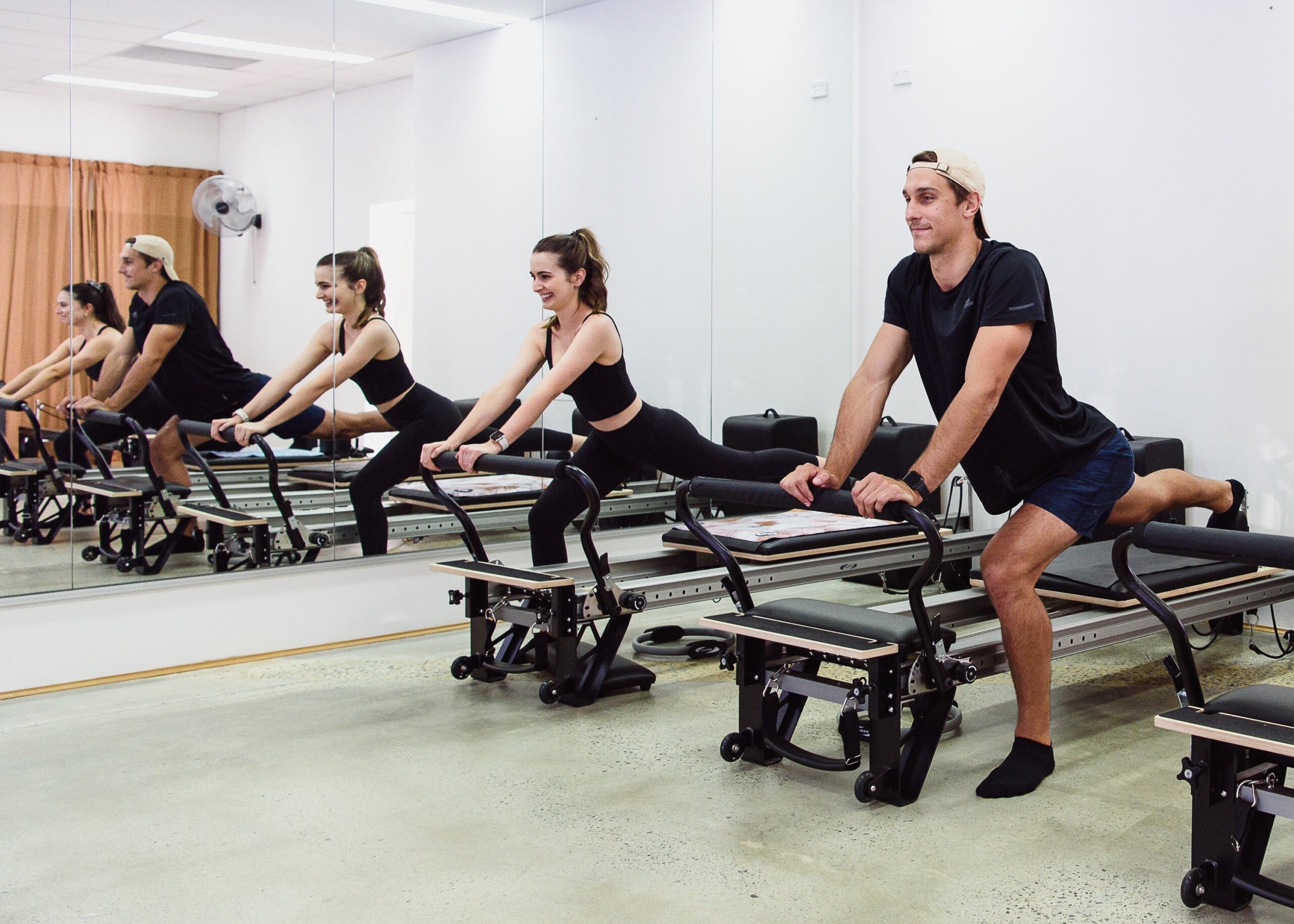 RESISTA Aluminium Pilates Reformer men women pilates
