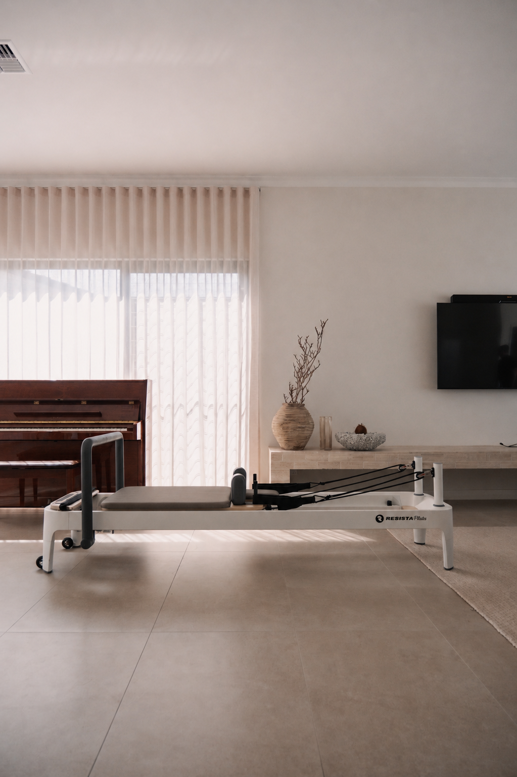RESISTA Niche Pilates Reformer
