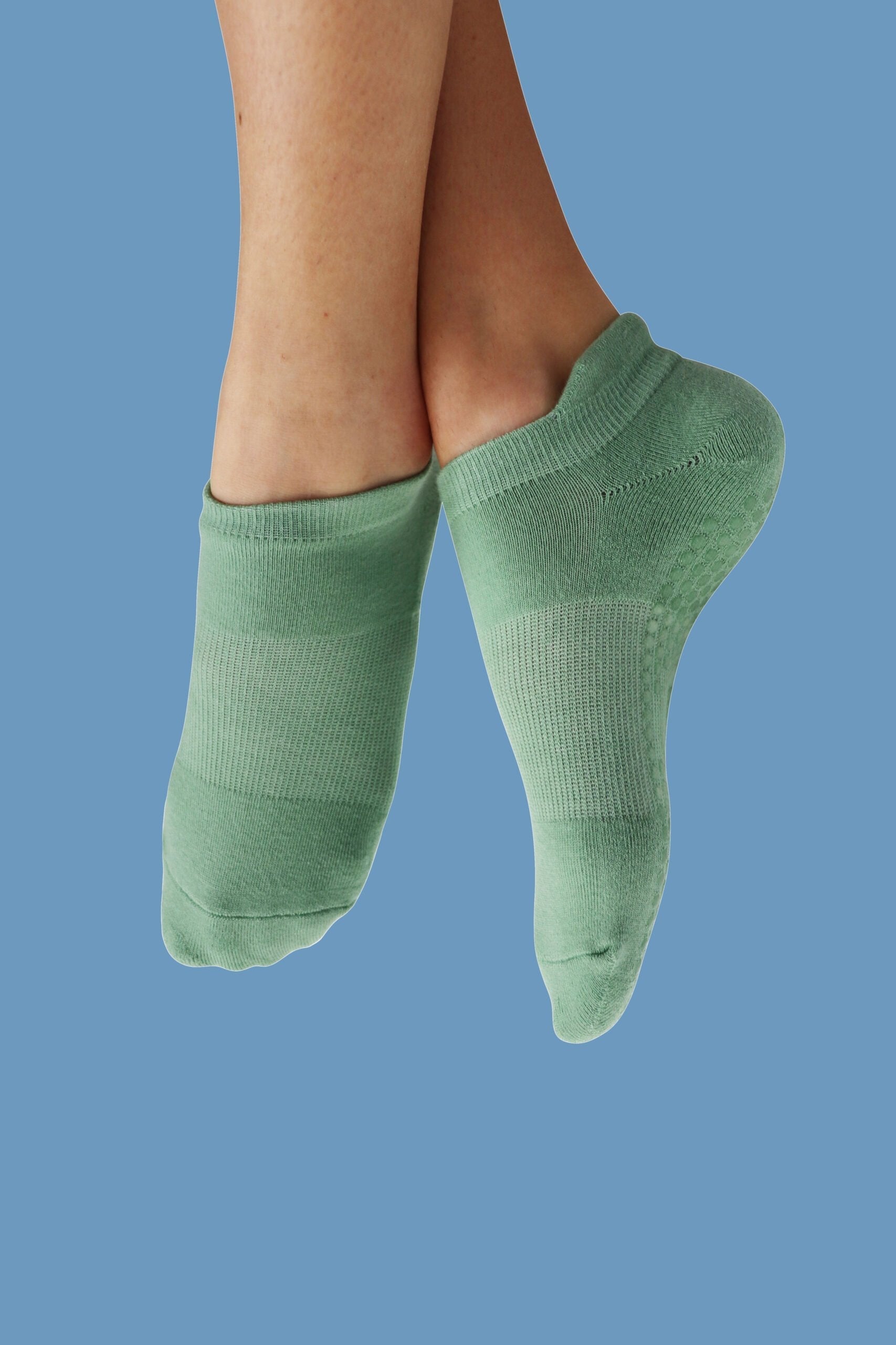 RESISTA Pilates Grip Socks – Fresh Sage for Superior Grip