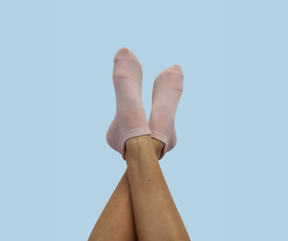 RESISTA Pilates Grip Socks – Soft Pink