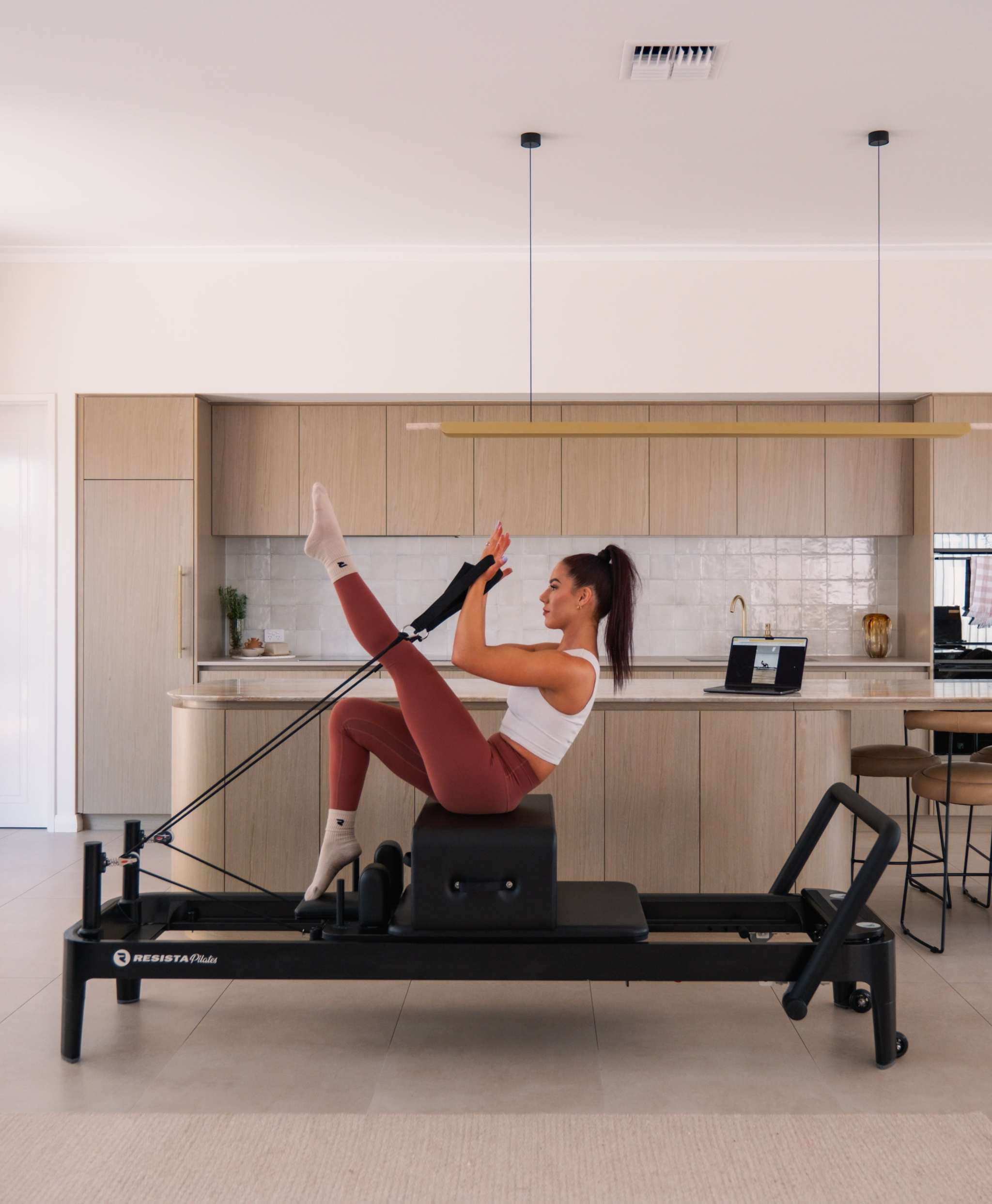 Black Pilates Reformer | Resista Niche Premium Home Equipment