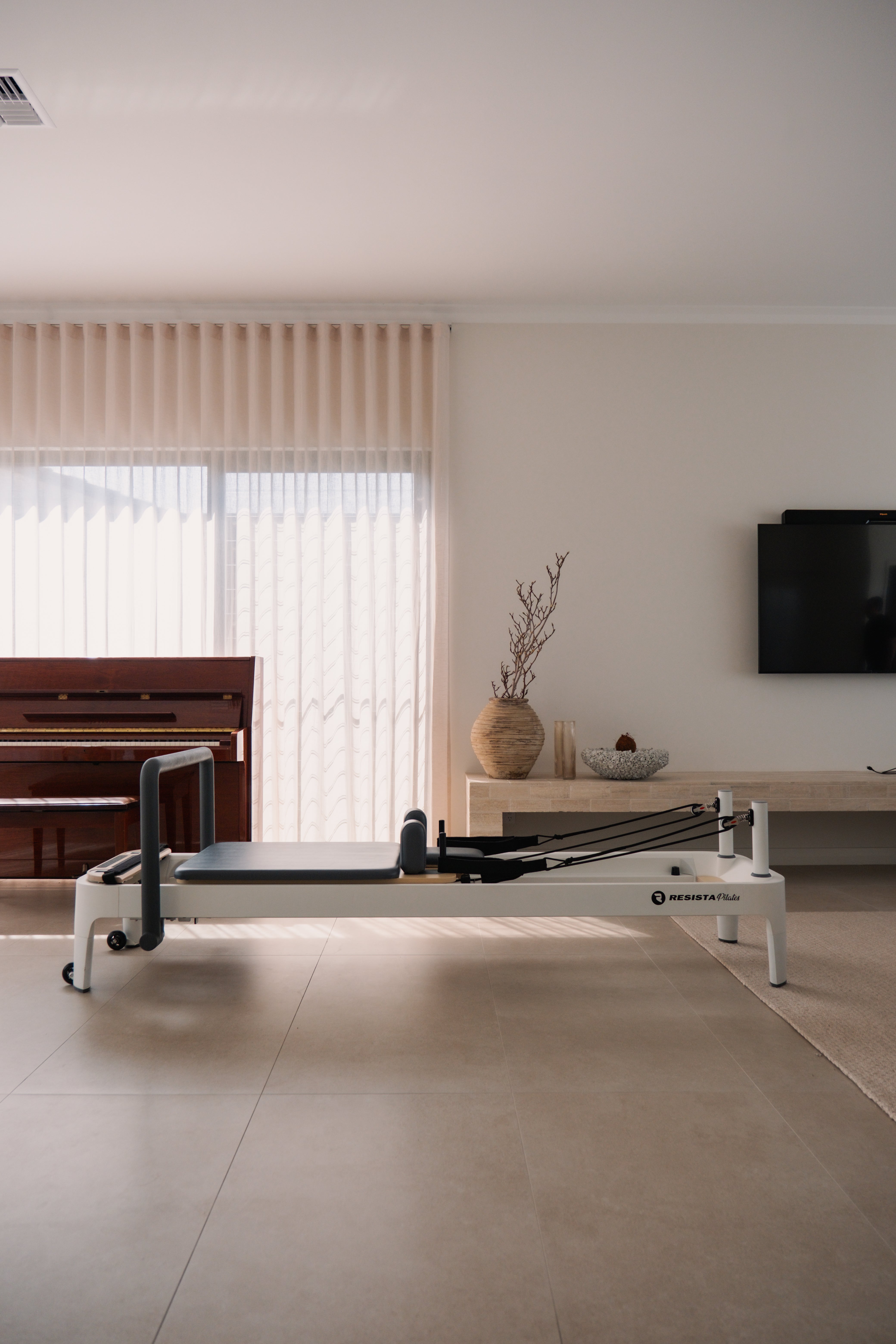 RESISTA Niche Pilates Reformer