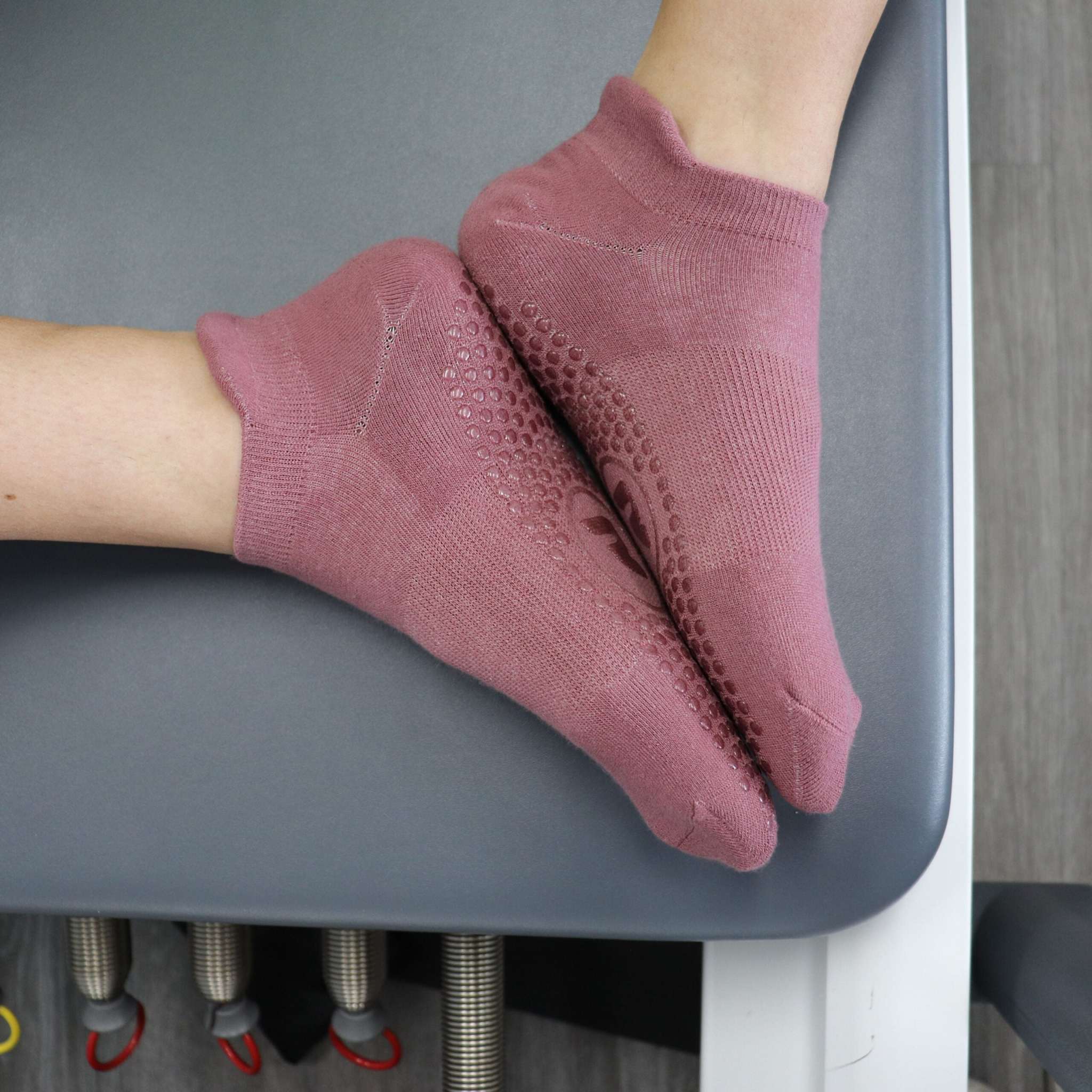Resista Pilates Grip Socks Red Turkish Delight – Pilates Socks